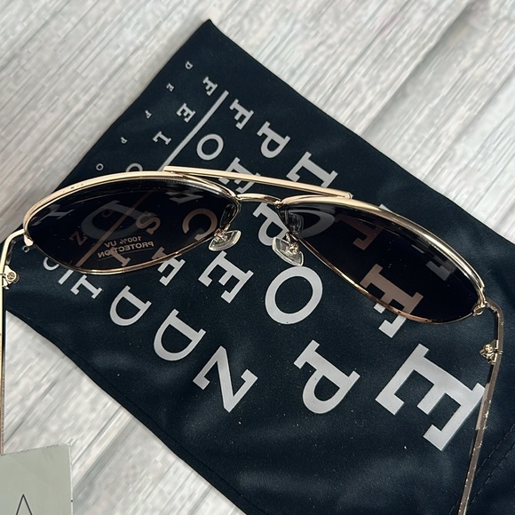 Fossil, Aviator, Brown, and Gold Frame Sunglasses! - Picture 15 of 17